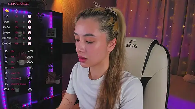 Snapshot of DarlaLike chatting on 03-07-25, 04:35 DarlaLike online show from 03-07-25, 04:35