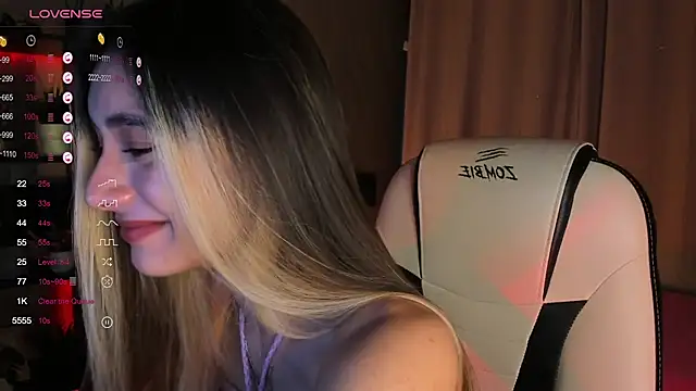 Snapshot of DarlaLike chatting on 09-15-25, 04:12 DarlaLike online show from 09-15-25, 04:12