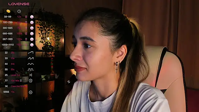 Snapshot of DarlaLike chatting on 09-16-25, 04:02 DarlaLike online show from 09-16-25, 04:02