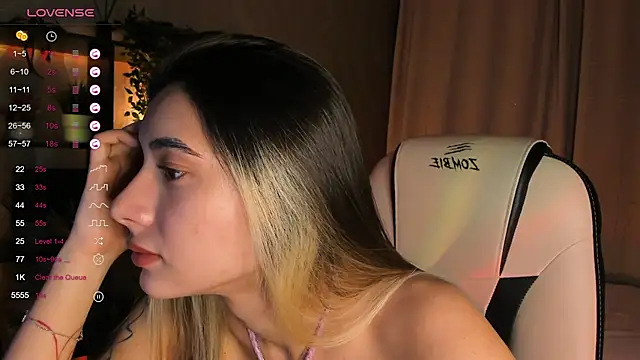 Snapshot of DarlaLike chatting on 10-10-25, 03:38 DarlaLike online show from 10-10-25, 03:38