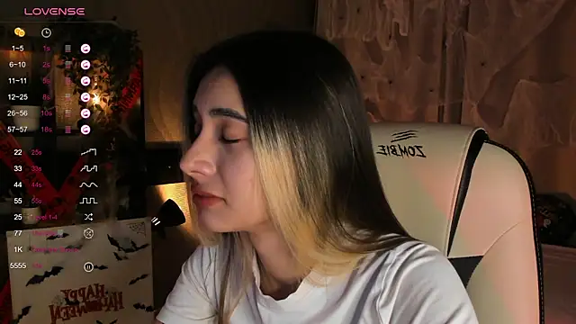 Snapshot of DarlaLike chatting on 10-22-25, 03:51 DarlaLike online show from 10-22-25, 03:51