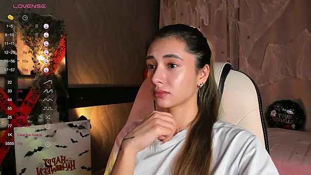 Snapshot of DarlaLike chatting on 11-01-25, 04:03 DarlaLike online show from 11-01-25, 04:03