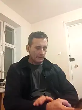 Snapshot of Viause_Kentauelle chatting on 02-21-25, 07:43 Viause Kentauelle online show from 02-21-25, 07:43