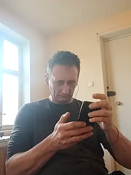 Snapshot of Viause_Kentauelle chatting on 03-05-25, 01:17 Viause Kentauelle online show from 03-05-25, 01:17