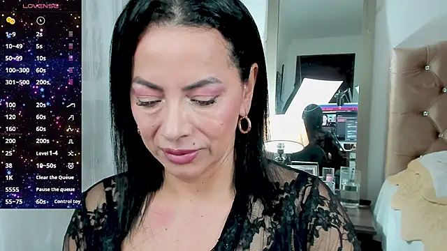 veronika naughty online show from 03-05-25, 03:07