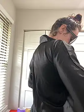 mrs  unknown online show from 03-31-26, 04:07