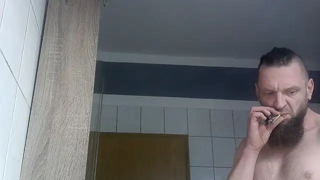 donhulio482 online show from 11-06-25, 02:40