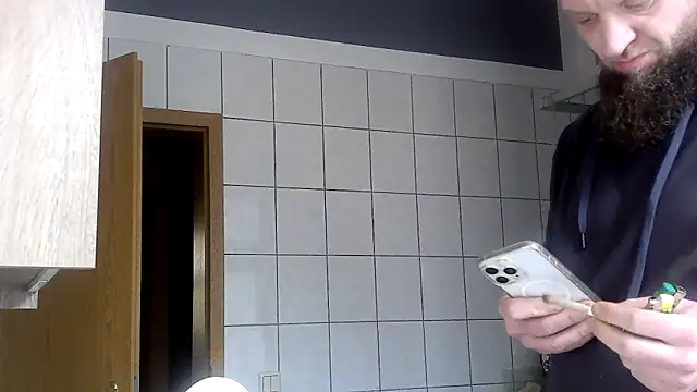 donhulio482 online show from 12-05-25, 01:31