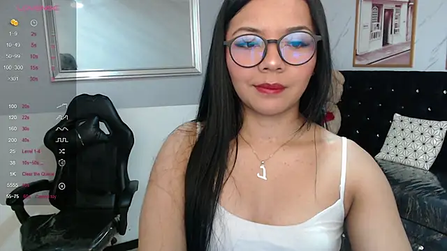 Snapshot of liz_25b chatting on 02-21-25, 03:12 liz 25b online show from 02-21-25, 03:12