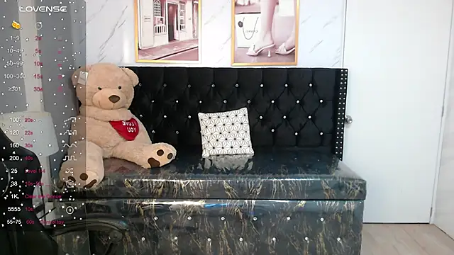 Snapshot of liz_25b chatting on 03-22-25, 03:20 liz 25b online show from 03-22-25, 03:20