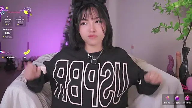 Snapshot of Miuzxc chatting on 09-18-25, 04:47 Miuzxc online show from 09-18-25, 04:47