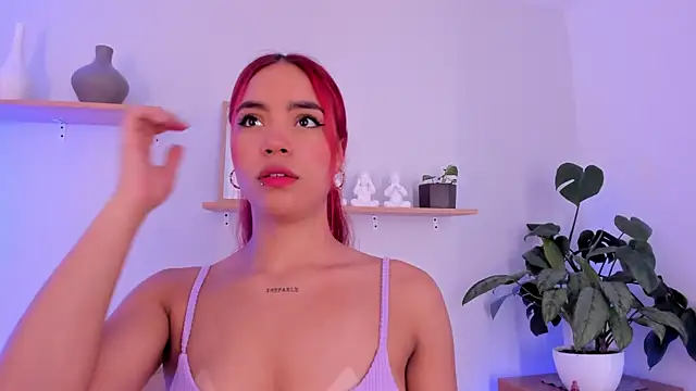 Snapshot of Scarlett_Morgan_ chatting on 02-05-25, 07:31 Scarlett Morgan online show from 02-05-25, 07:31