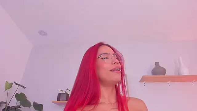 Snapshot of Scarlett_Morgan_ chatting on 03-04-25, 10:38 Scarlett Morgan online show from 03-04-25, 10:38