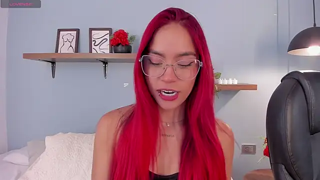 Snapshot of Scarlett_Morgan_ chatting on 03-06-25, 08:16 Scarlett Morgan online show from 03-06-25, 08:16