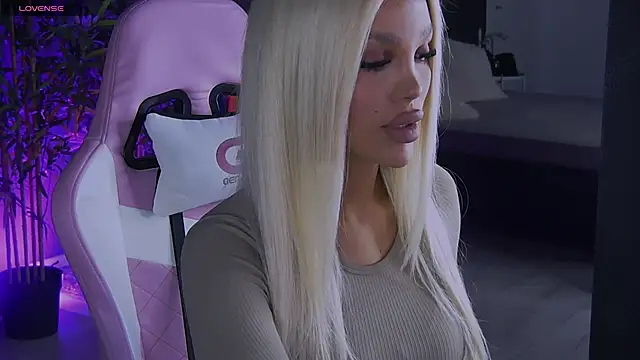 shayblonde online show from 12-23-24, 10:01