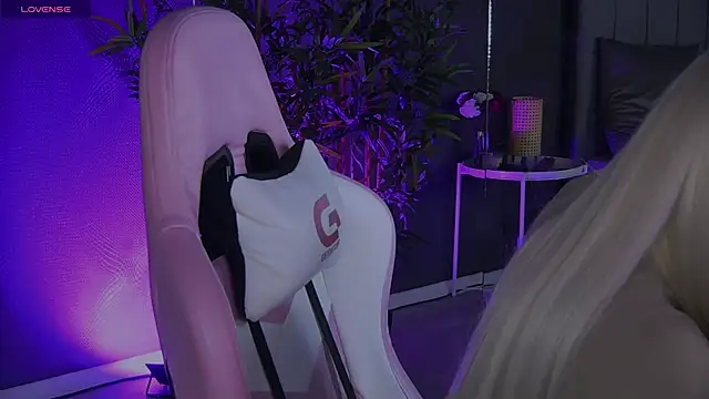 shayblonde online show from 12-29-24, 09:20