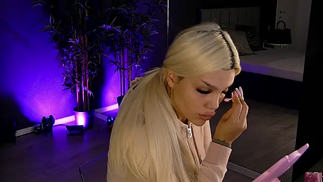 shayblonde online show from 02-18-25, 05:42