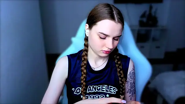 StellaLawless online show from 12-05-25, 08:27