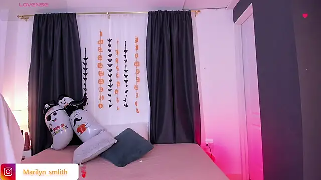 Snapshot of MarilynSmIith chatting on 10-12-25, 12:37 MarilynSmIith online show from 10-12-25, 12:37