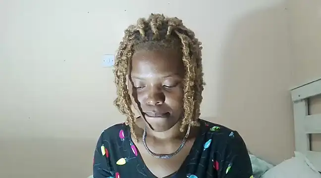 Snapshot of tropicalesen chatting on 01-28-25, 08:25 tropicalesen online show from 01-28-25, 08:25