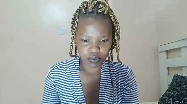 Snapshot of tropicalesen chatting on 03-10-25, 04:07 tropicalesen online show from 03-10-25, 04:07