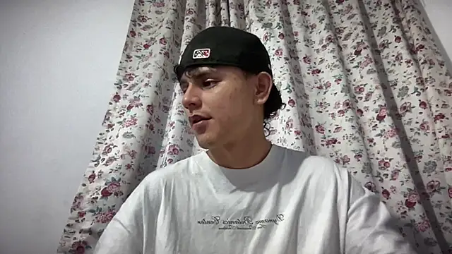 Snapshot of bob_petterson chatting on 01-23-25, 03:26 bob petterson online show from 01-23-25, 03:26