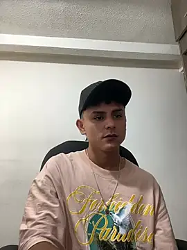 Snapshot of bob_petterson chatting on 02-08-25, 08:32 bob petterson online show from 02-08-25, 08:32