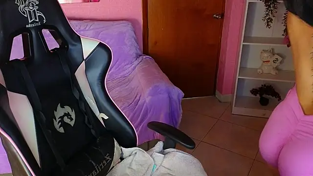 keity moon online show from 06-20-26, 06:44