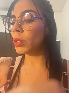 Snapshot of valecruz903 chatting on 09-10-25, 02:28 valecruz903 online show from 09-10-25, 02:28