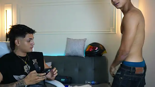 Snapshot of Paradise_boy_s chatting on 01-15-25, 11:40 Paradise boy s online show from 01-15-25, 11:40