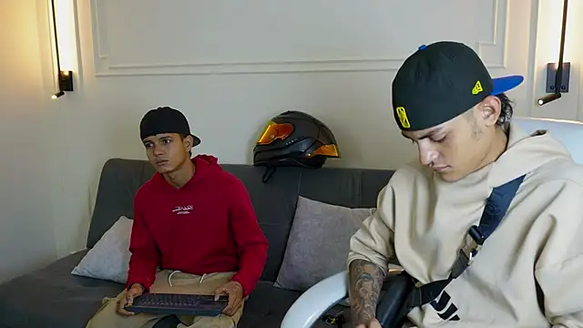 Snapshot of Paradise_boy_s chatting on 01-24-25, 12:09 Paradise boy s online show from 01-24-25, 12:09