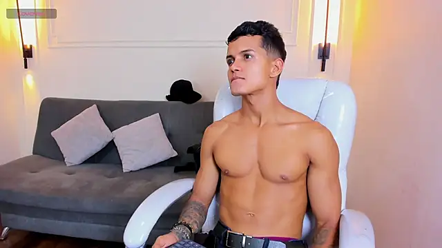 Snapshot of Paradise_boy_s chatting on 11-20-25, 09:03 Paradise boy s online show from 11-20-25, 09:03