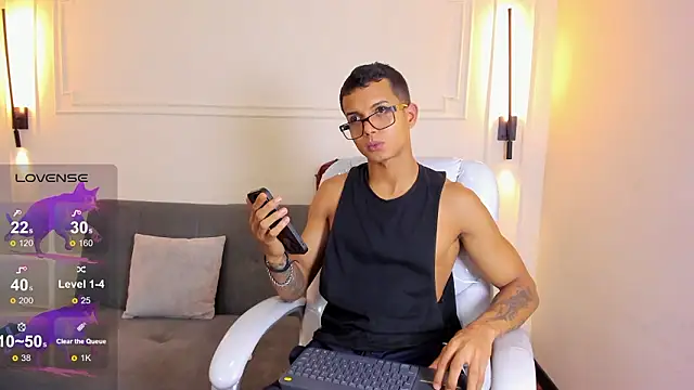 Paradise boy s online show from 02-19-26, 07:54