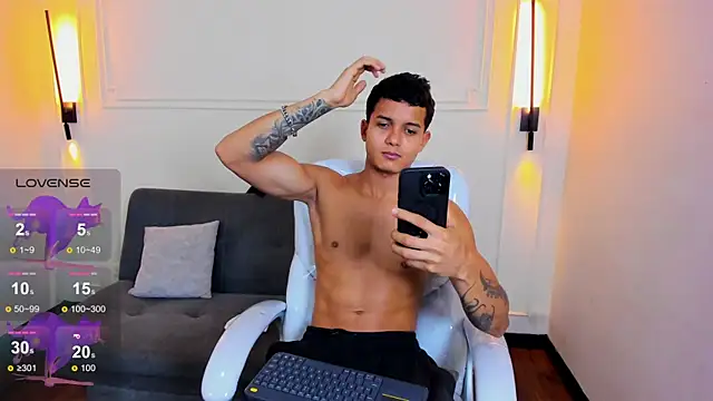 Paradise boy s online show from 03-27-26, 06:51