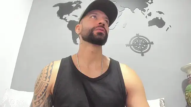 Snapshot of Yorby_Maxx1 chatting on 03-21-25, 10:17 Yorby Maxx1 online show from 03-21-25, 10:17