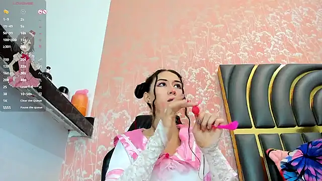 NEZUKO MITSURI online show from 01-13-25, 03:47