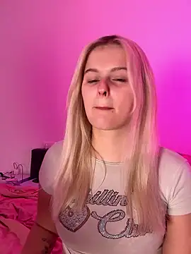 Snapshot of Allylove03 chatting on 01-14-26, 08:47 Allylove03 online show from 01-14-26, 08:47