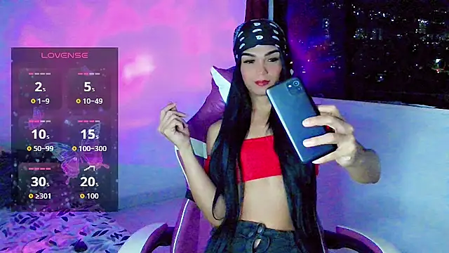 Snapshot of Ms-Zoehans chatting on 10-17-25, 01:42 Ms-Zoehans online show from 10-17-25, 01:42