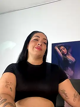 Snapshot of Sheeryl__ chatting on 09-24-25, 04:10 Sheeryl online show from 09-24-25, 04:10