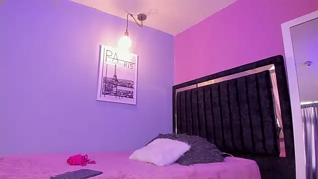 Snapshot of alessiaferry chatting on 01-15-25, 02:56 alessiaferry online show from 01-15-25, 02:56