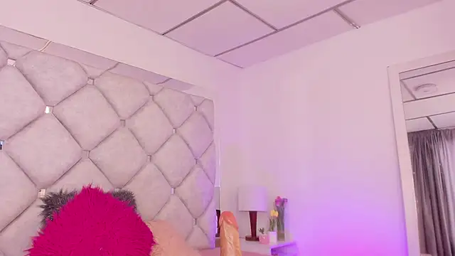 Snapshot of alessiaferry chatting on 02-28-25, 05:59 alessiaferry online show from 02-28-25, 05:59