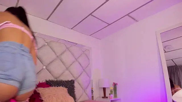 Snapshot of alessiaferry chatting on 03-12-25, 08:52 alessiaferry online show from 03-12-25, 08:52