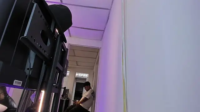 Snapshot of alessiaferry chatting on 03-13-25, 10:43 alessiaferry online show from 03-13-25, 10:43