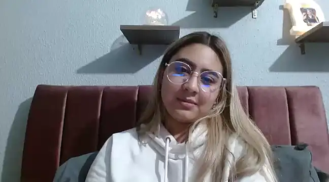 Miabonnett  online show from 01-29-25, 12:22