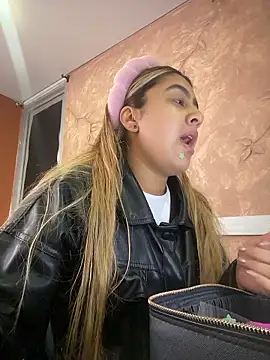 Miabonnett  online show from 01-08-26, 12:29