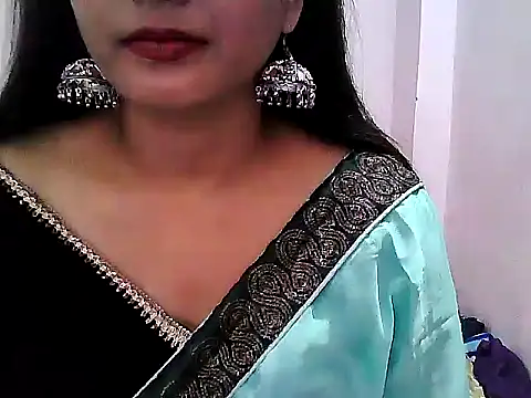 Snapshot of Model-Tanya chatting on 02-05-25, 05:42 Model-Tanya online show from 02-05-25, 05:42