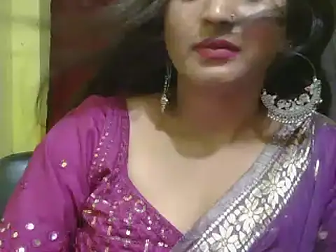 Snapshot of Model-Tanya chatting on 03-08-25, 11:05 Model-Tanya online show from 03-08-25, 11:05