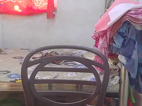 Snapshot of Model-Tanya chatting on 03-10-25, 09:43 Model-Tanya online show from 03-10-25, 09:43