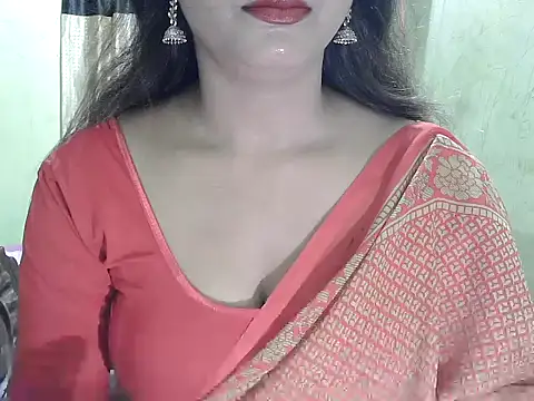 Snapshot of Model-Tanya chatting on 10-28-25, 12:19 Model-Tanya online show from 10-28-25, 12:19