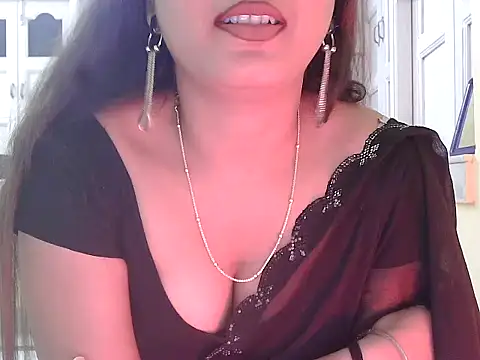 Snapshot of Model-Tanya chatting on 11-13-25, 11:42 Model-Tanya online show from 11-13-25, 11:42